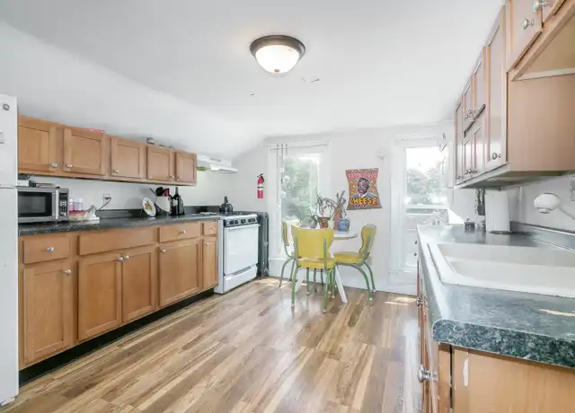 Property at 1305 E Dayton St Unit 2, Madison, WI, 53703, 1 bed, 1 bath, [object Object]