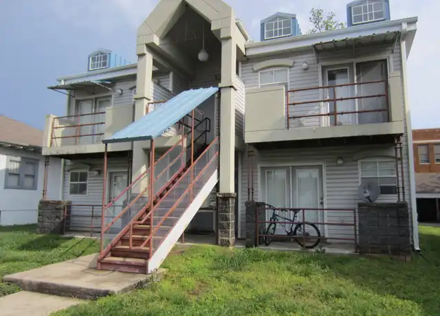Property at 605 E Grand St Unit D, Springfield, MO, 65807, 2 beds, 2 baths, [object Object]