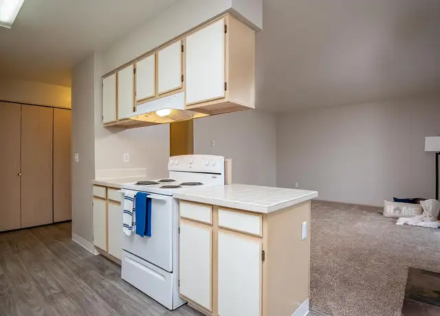 Photo of 805 NE Kane Dr, Gresham, OR 97030