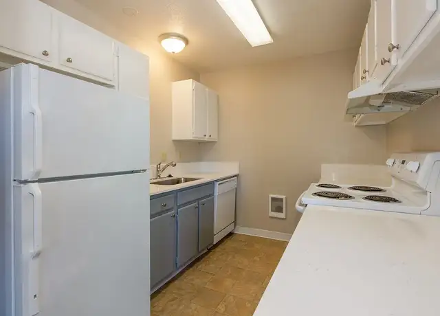Photo of 805 NE Kane Dr, Gresham, OR 97030