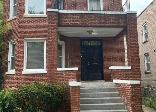 Property at 850 N Lavergne Ave Unit 2, Chicago, IL, 60651, 3 beds, 1 bath, [object Object]