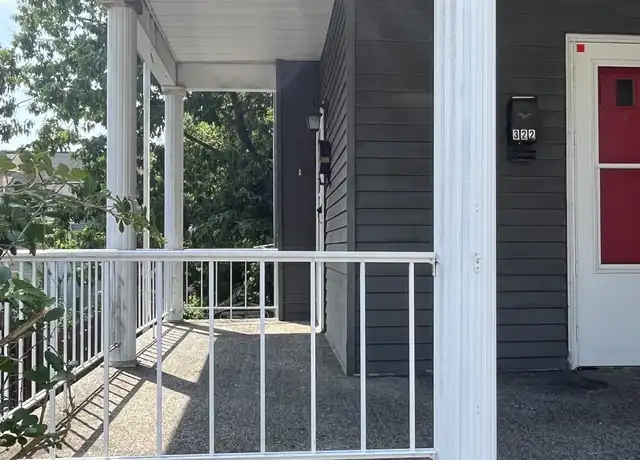 Property at 322 W 3rd St Unit 2, Greensburg, PA, 15601, 2 beds, 1 bath, [object Object]