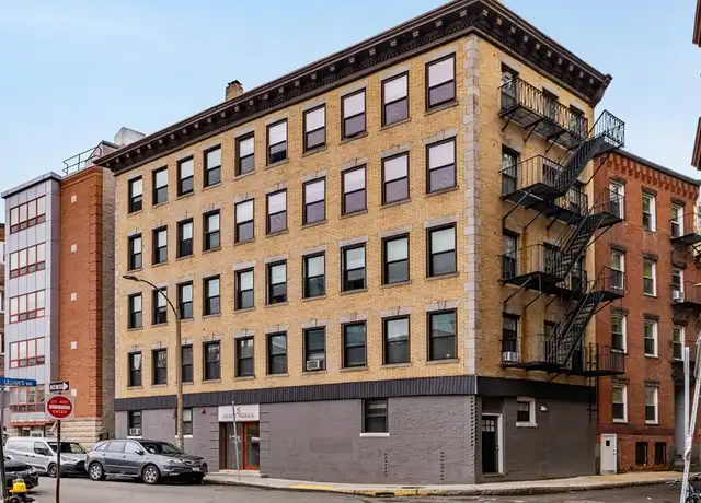 Property at 5 N Margin St Unit 5, Boston, MA, 02113, 3 beds, 1 bath, [object Object]