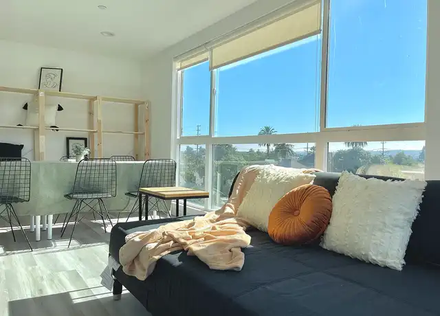 Property at 1476 W 35th St, Los Angeles, CA, 90018, 13-18 beds, 13-18 baths, [object Object]