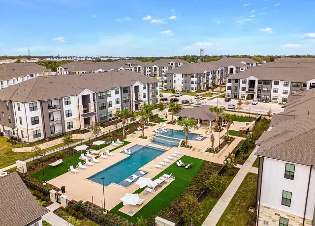 Photo of 610 E Wells Branch Pkwy, Pflugerville, TX 78660