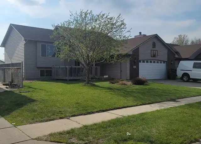 Property at 623 N Shepherd Ave, Sioux Falls, SD, 57103, 3 beds, 2 baths, [object Object]