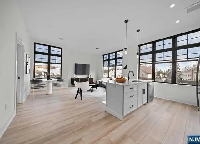 Property at 1 Union Ave Unit 205, Cresskill, NJ, 07626, 2 beds, 2 baths, [object Object]