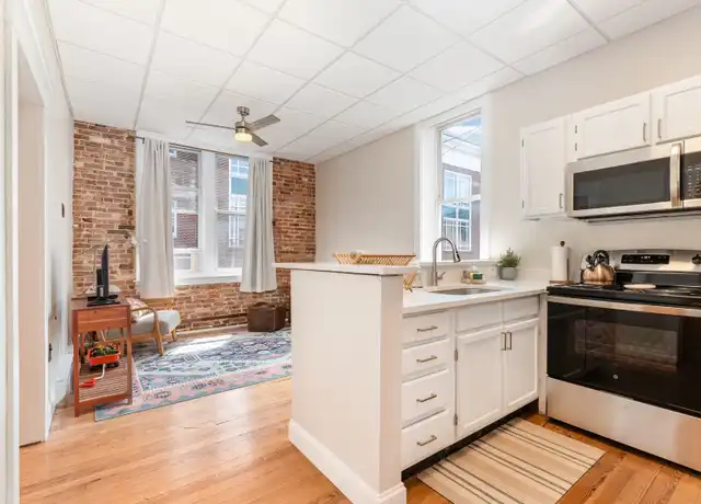 Property at 32 W High St Apt 202, Carlisle, PA, 17013, 1 bed, 1 bath, [object Object]