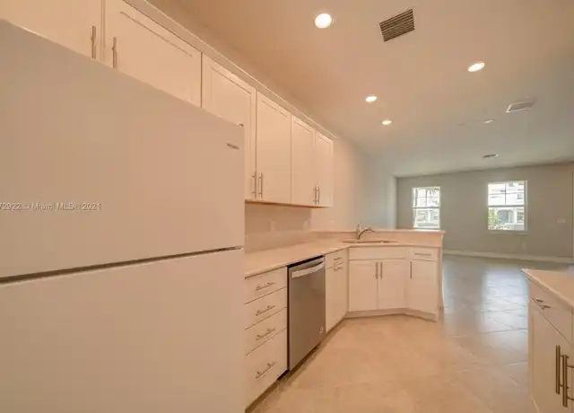 Property at 1280 Eucalyptus Dr, Hollywood, FL, 33021, 3 beds, 2 baths, [object Object]