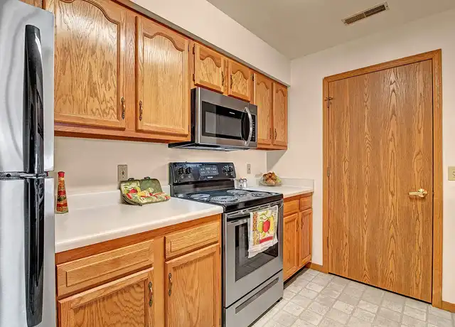 Property at Arbor Ridge - 7960 N 107th St, Milwaukee, WI, 53224, 1 bed, 1 bath, [object Object]