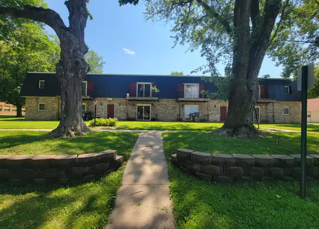 Property at 242 4th St SE Unit B, Le Mars, IA, 51031, 2 beds, 1 bath, [object Object]