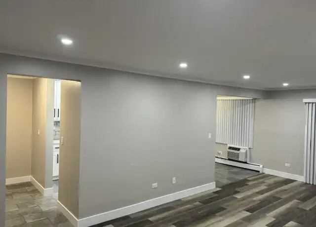 Property at 908 E Old Willow Rd #101, Prospect Heights, IL, 60070, 1 bed, 1 bath, [object Object]