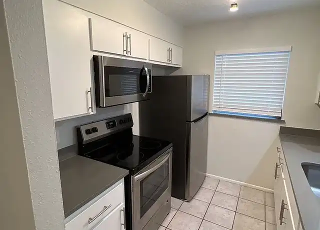 Property at 3232 On Fruitville - 3232 Fruitville Rd, Sarasota, FL, 34237, 2 beds, 1.5 baths, [object Object]