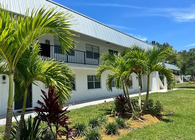 Property at 3232 On Fruitville - 3232 Fruitville Rd, Sarasota, FL, 34237, 1-2 bed, 1-1.5 bath, [object Object]