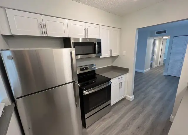 Photo of 3232 Fruitville Rd, Sarasota, FL 34237