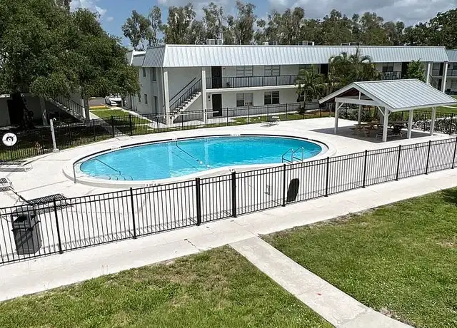 Photo of 3232 Fruitville Rd, Sarasota, FL 34237