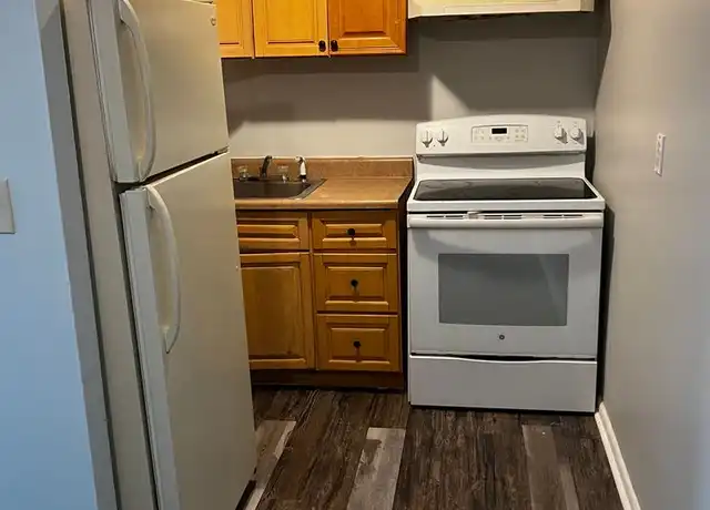 Property at 22 Elliott St, Hartford, CT, 06114, 2 beds, 1 bath, [object Object]