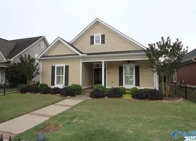 Property at 6412 Lincoln Park Pl NW, Huntsville, AL, 35806, 3 beds, 2 baths, [object Object]