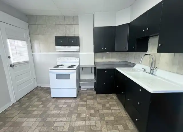 Property at 637 E Elm St, Scranton, PA, 18505, 2 beds, 1 bath, [object Object]