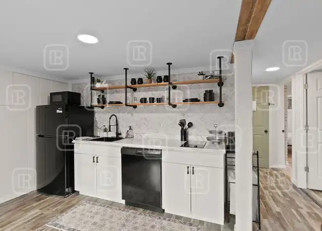 Property at 3903 N Jefferson St Unit B, Spokane, WA, 99205, 2 beds, 1 bath, [object Object]