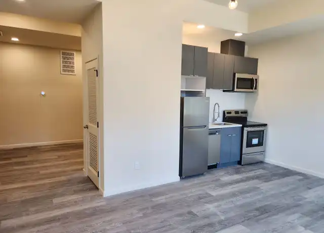 Property at 570 Boden Way Unit B, Oakland, CA, 94610, 0 beds, 1 bath, [object Object]