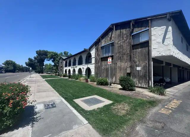 Property at 656-700 E Prosperity Ave Unit 20, Tulare, CA, 93274, 2 beds, 1 bath, [object Object]
