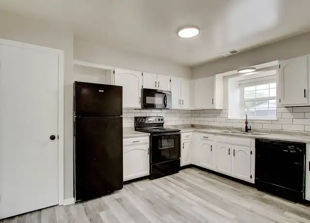 Property at Lenox Apartments - 5421 Calder Way, Indianapolis, IN, 46226, 2 beds, 2 baths, [object Object]