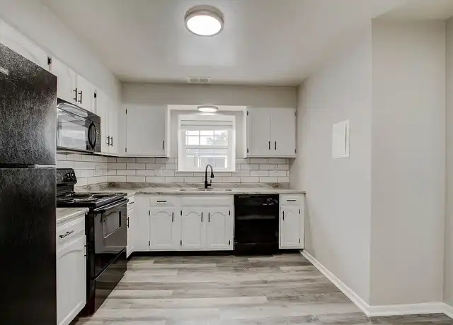 Property at Lenox Apartments - 5421 Calder Way, Indianapolis, IN, 46226, 1-2 bed, 1-2 bath, [object Object]