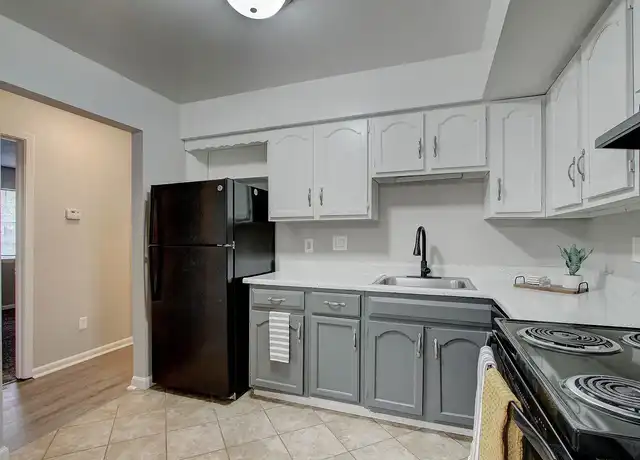 Property at Lenox Apartments - 5421 Calder Way, Indianapolis, IN, 46226, 1-2 bed, 1-2 bath, [object Object]
