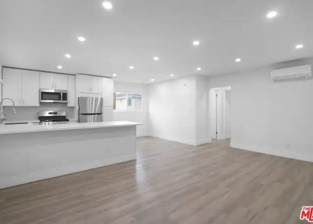 Property at 11347 Emelita St #3, North Hollywood, CA, 91601, 2 beds, 1 bath, [object Object]