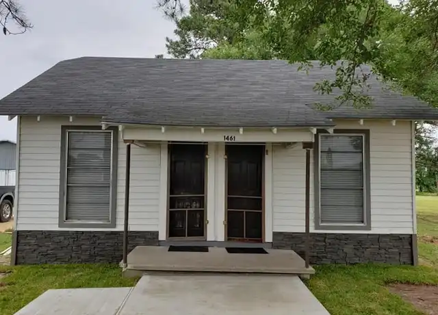 Property at 1461 U.S. 77, Hallettsville, TX, 77964, 2 beds, 1 bath, [object Object]