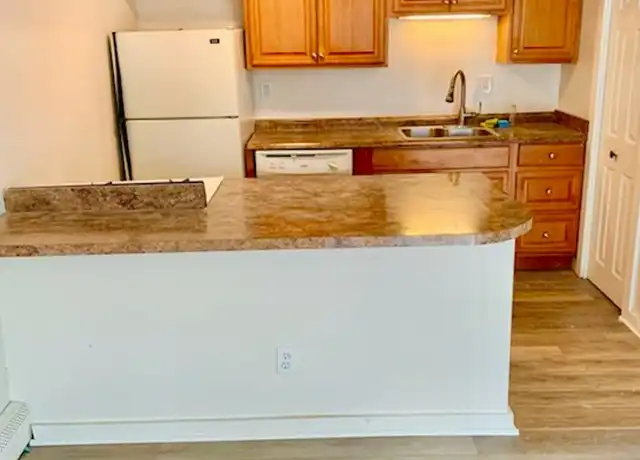 Property at 4 W Central Ave Unit D, Onset, MA, 02558, 2 beds, 1 bath, [object Object]