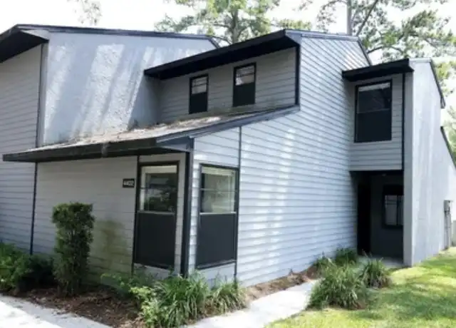 Property at 4402 SW 21st Ln, Gainesville, FL, 32607, 2 beds, 2 baths, [object Object]