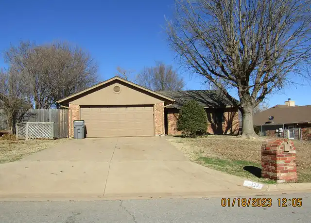 Property at 129 SE Churchill Way, Lawton, OK, 73501, 3 beds, 2 baths, [object Object]