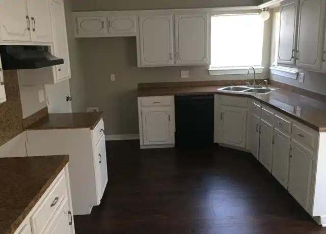 Property at 7224 N Comanche Ave, Warr Acres, OK, 73132, 4 beds, 2 baths, [object Object]