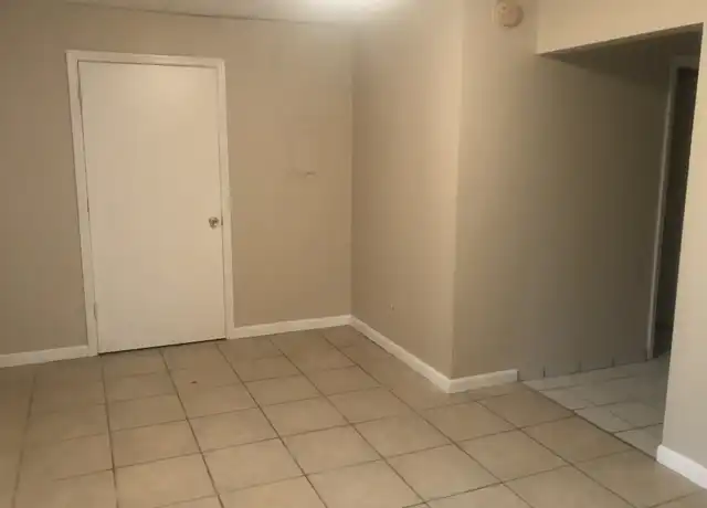 Property at 5611 Lon Roberts Dr Unit 5, Knoxville, TN, 37918, 1 bed, 1 bath, [object Object]