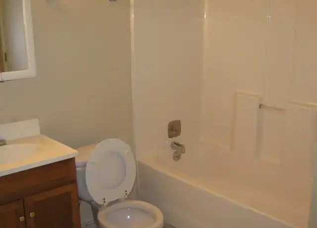 Property at 5611 Lon Roberts Dr Unit 5, Knoxville, TN, 37918, 1 bed, 1 bath, [object Object]