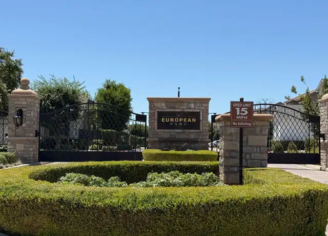 Property at 630 W Edinburgh Ln, Clovis, CA, 93619, 2 beds, 2 baths, [object Object]