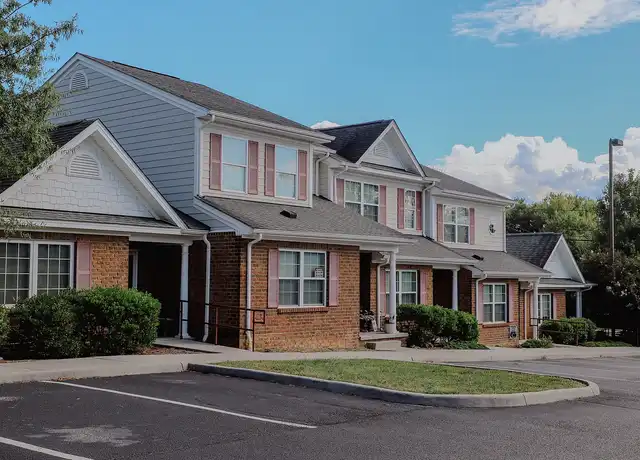 Property at Forest Hills At Belview - 180 Belview Dr, Radford, VA, 24141, 2-3 beds, 1-2 bath, [object Object]