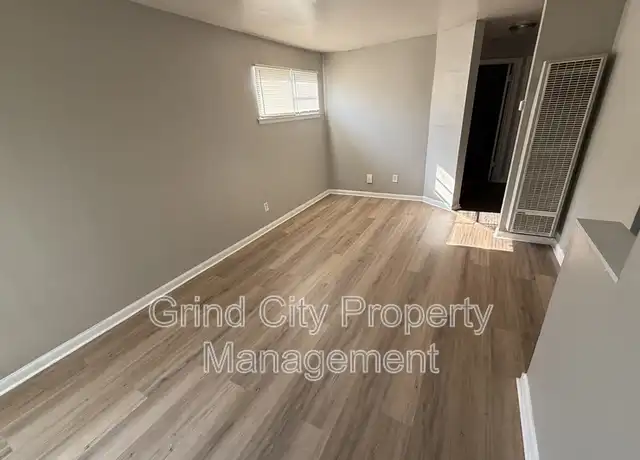 Property at 2086 Hubert Ave Unit 2, Memphis, TN, 38108, 2 beds, 1 bath, [object Object]