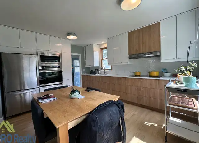 Property at 884 Saint Paul Ave, Saint Paul, MN, 55116, 3 beds, 2 baths, [object Object]