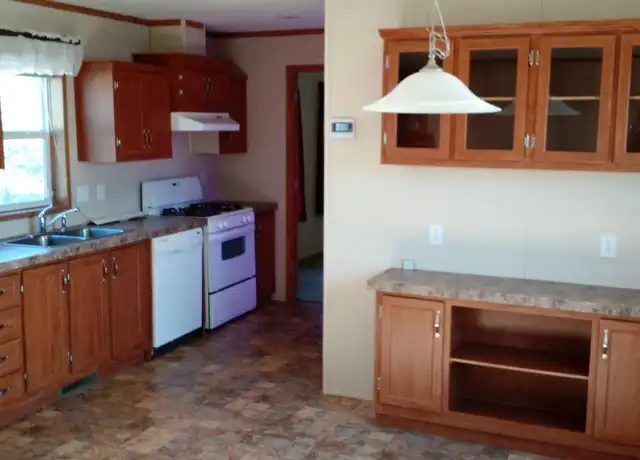 Property at 1532 49th St W, Williston, ND, 58801, 3 beds, 2 baths, [object Object]