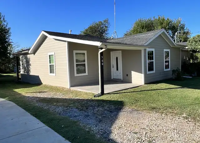 Property at 300 E 7th St, Ferris, TX, 75125, 3 beds, 2 baths, [object Object]