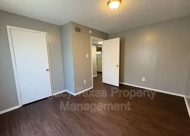 Property at 1712 Short St, Cleburne, TX, 76033, 2 beds, 1 bath, [object Object]