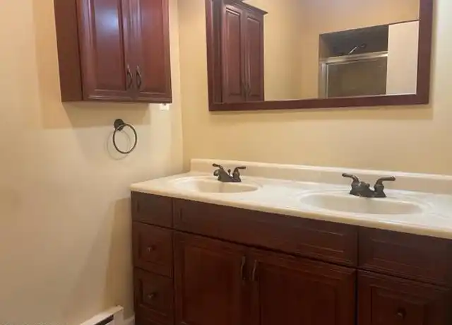 Property at 140 Amberly Dr Unit C, Manalapan, NJ, 07726, 1 bed, 1 bath, [object Object]