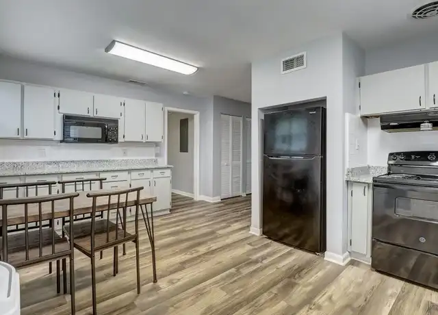 Property at 7818 Cezanne Dr N, Jacksonville, FL, 32221, 1 bed, 1 bath, [object Object]
