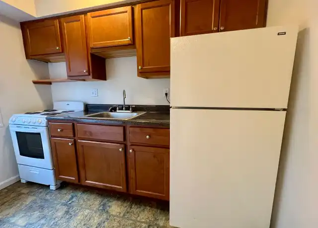 Property at 400 4th St Unit 12, Oakmont, PA, 15139, 2 beds, 1 bath, [object Object]