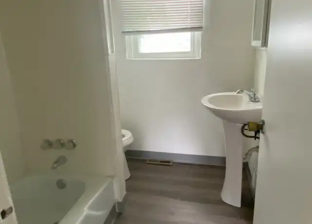 Property at 1100 Bellaire Ave, Pittsburgh, PA, 15226, 1 bed, 1 bath, [object Object]