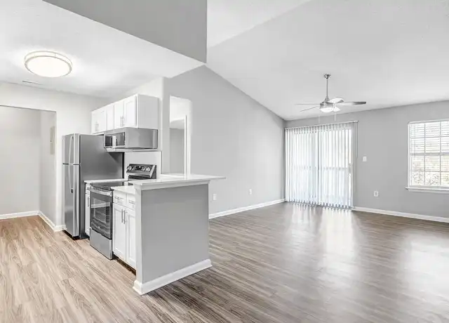 Property at Georgetown Oaks - 1015 King George Blvd, Savannah, GA, 31419, 1-2 bed, 1-2 bath, [object Object]