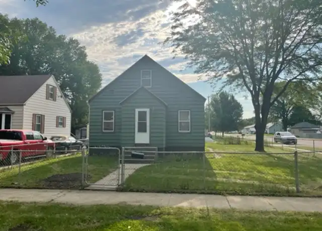 Property at 324 8th St SE, Watertown, SD, 57201, 3 beds, 1 bath, [object Object]